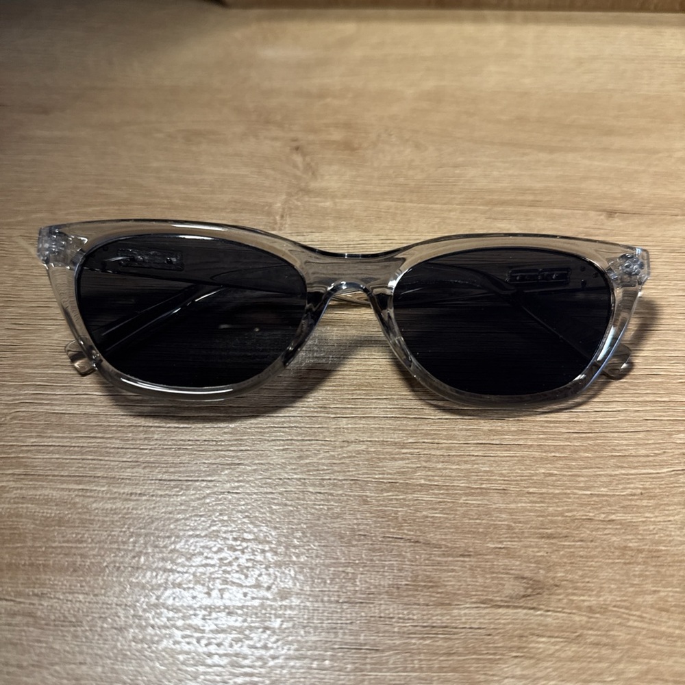 NWOT NYU NYU silver clear sunglasses